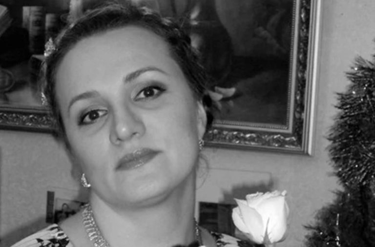 В Подмосковье от столкновения с электричкой погибли цирковая артистка и её муж