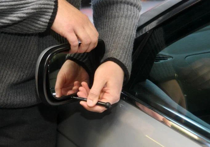 В Одинцово украдены автомобильные зеркала на миллион рублей
