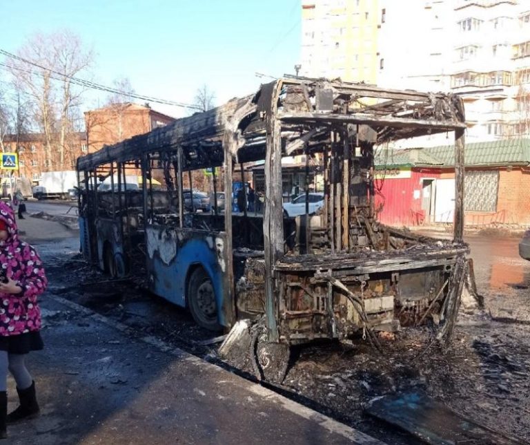 В Лобне на ходу загорелся рейсовый автобус «ЛиАЗ»