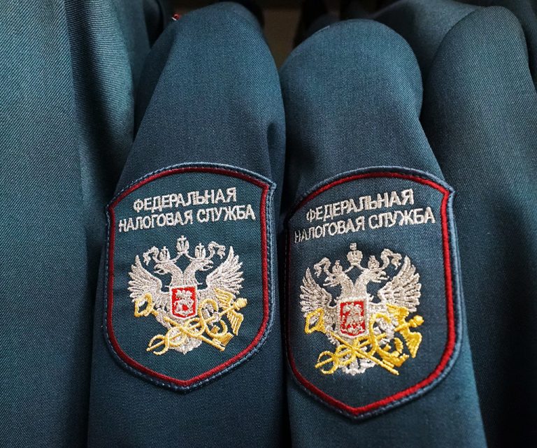 Двух высокопоставленных сотрудников налоговой инспекции задержали в Подмосковье