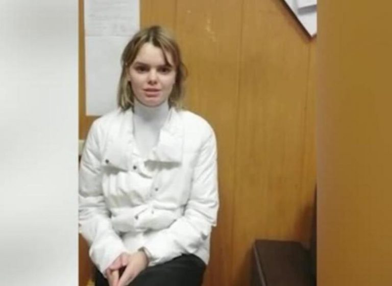 Жительница Чехова станцевала стриптиз в метро